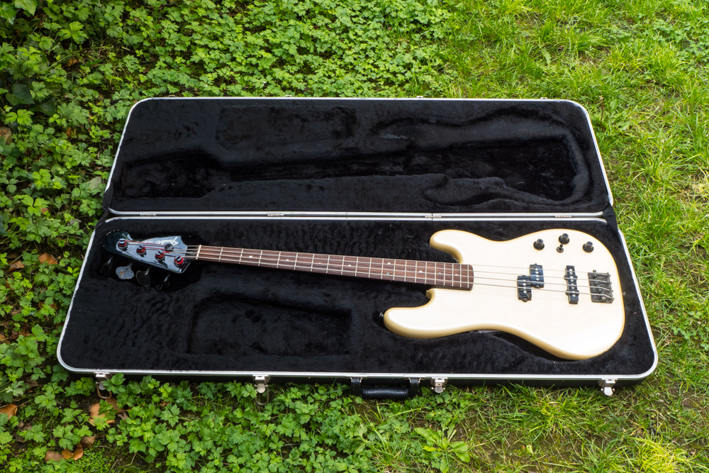 Fender Precision Bass Special Controls | Guitar